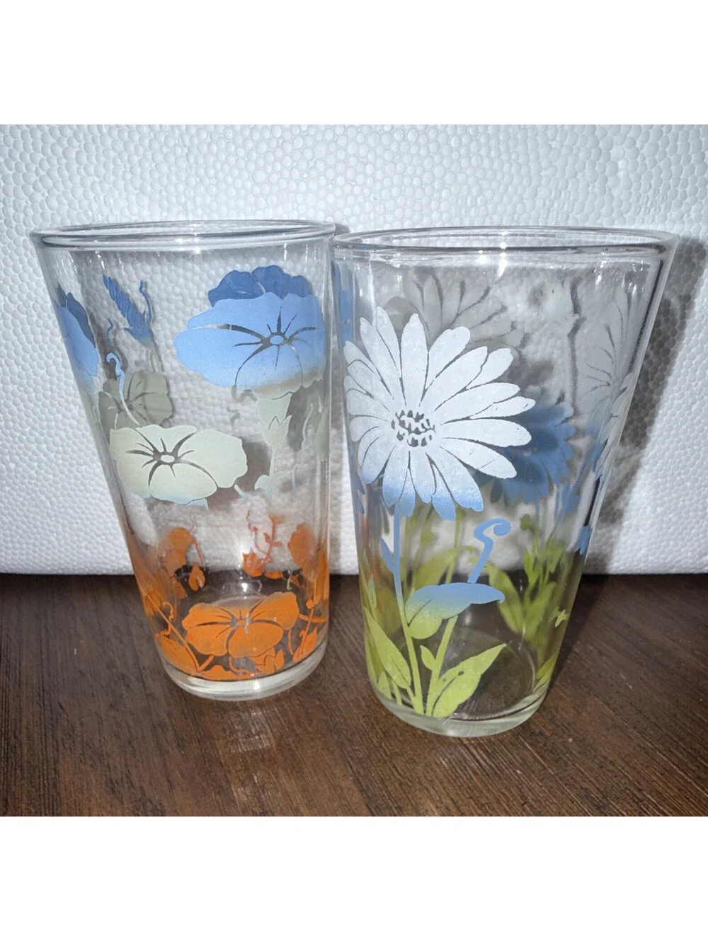 Set of 2 Clear Tapered Floral Decorated Glass Tumblers 10-18 oz MCM